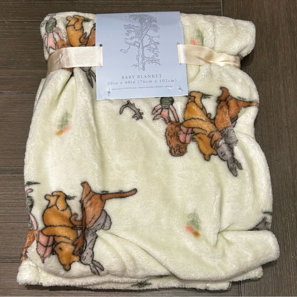 Classic Winnie the Pooh Baby Blanket - Picture 2 of 5